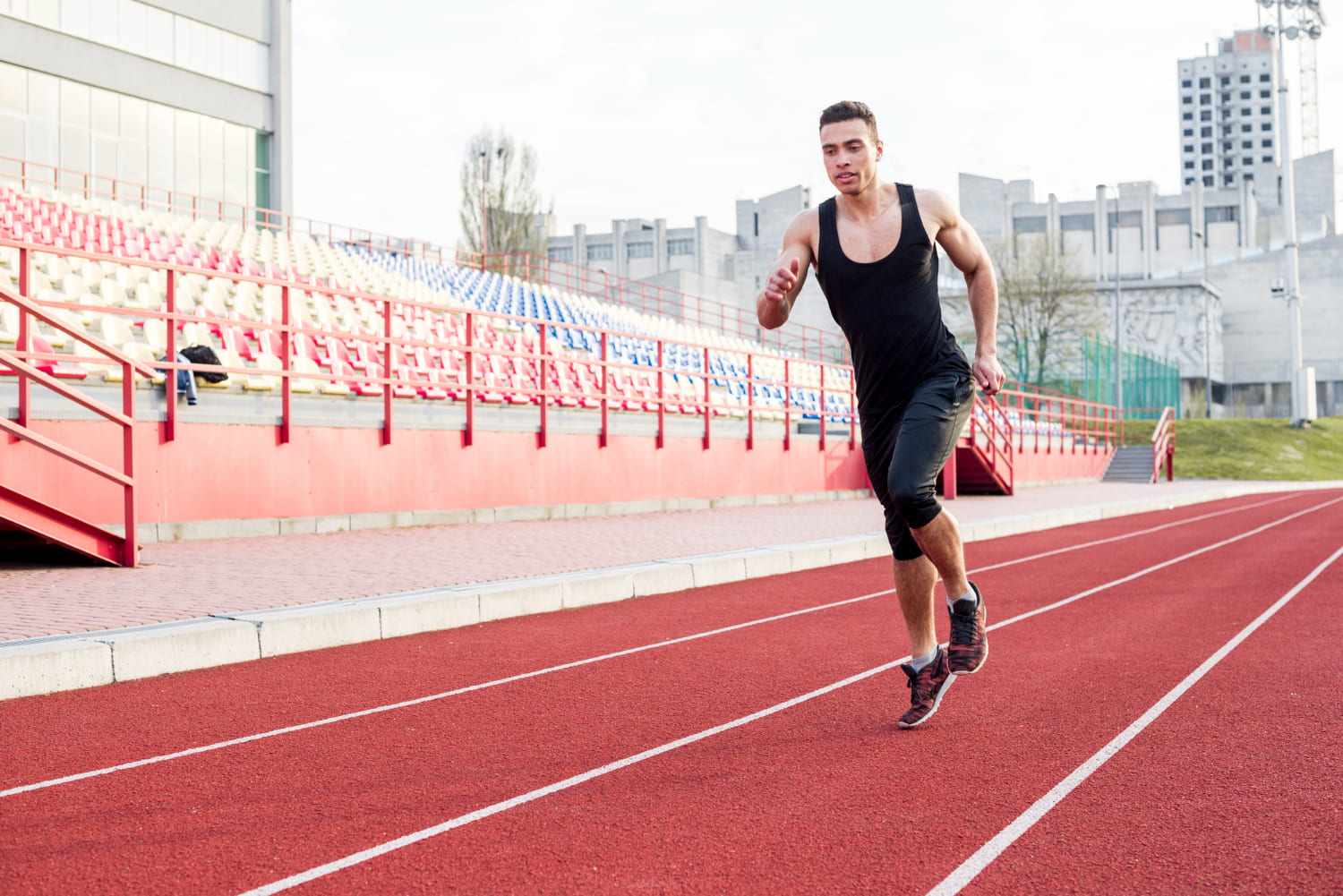 Regata Dry Fit Masculina: O Aliado Ideal Para Longos Treinos de Corrida e Maratona